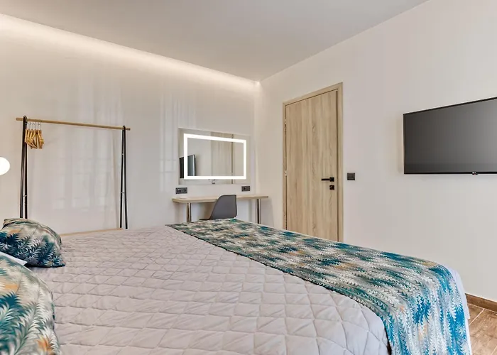 Sirocco Hotel